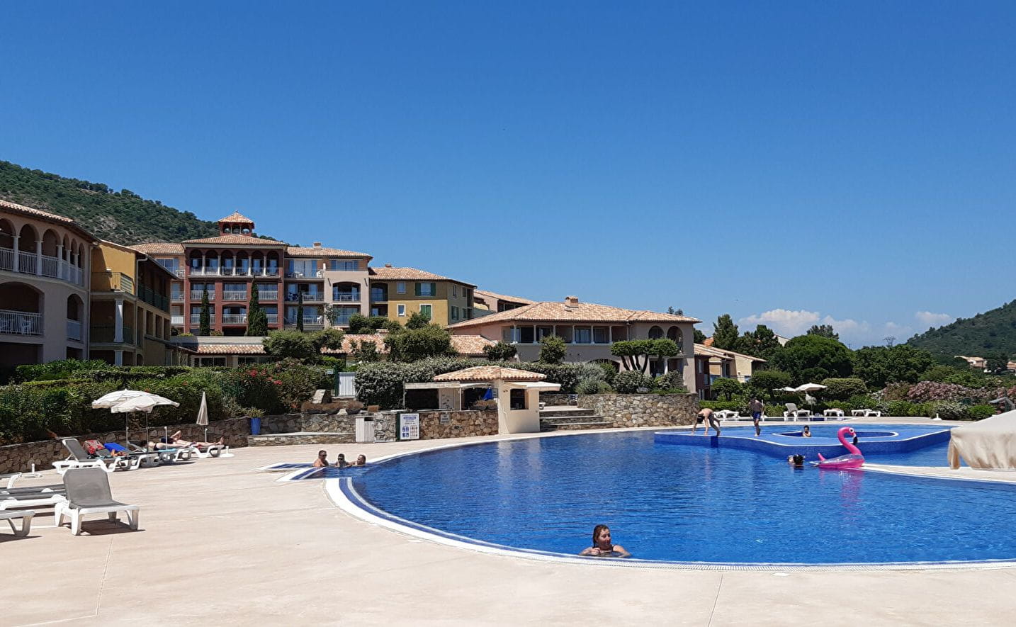 Appartement 2/3 pièces à vendre avec vue mer dégagée aux Issambres Image 5