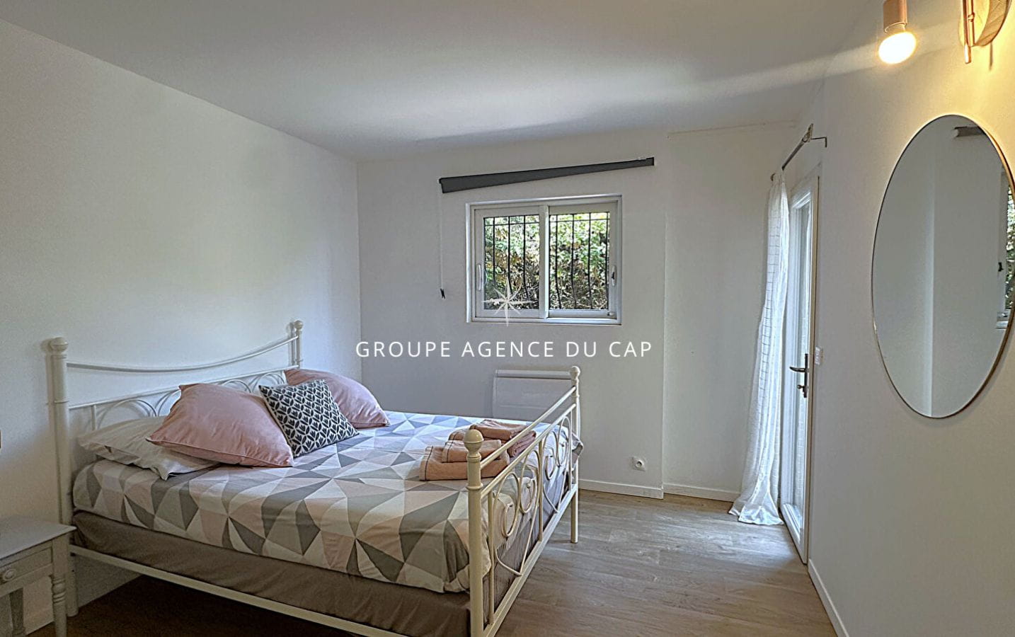 PROMESSE DE VENTE SIGNEE- À VENDRE VILLA VUE MER 5 PIÈCES 143M² AVEC 4 CHAMBRES SÉJOUR VERANDA ET PISCINE AUX ISSAMBRES Image 11