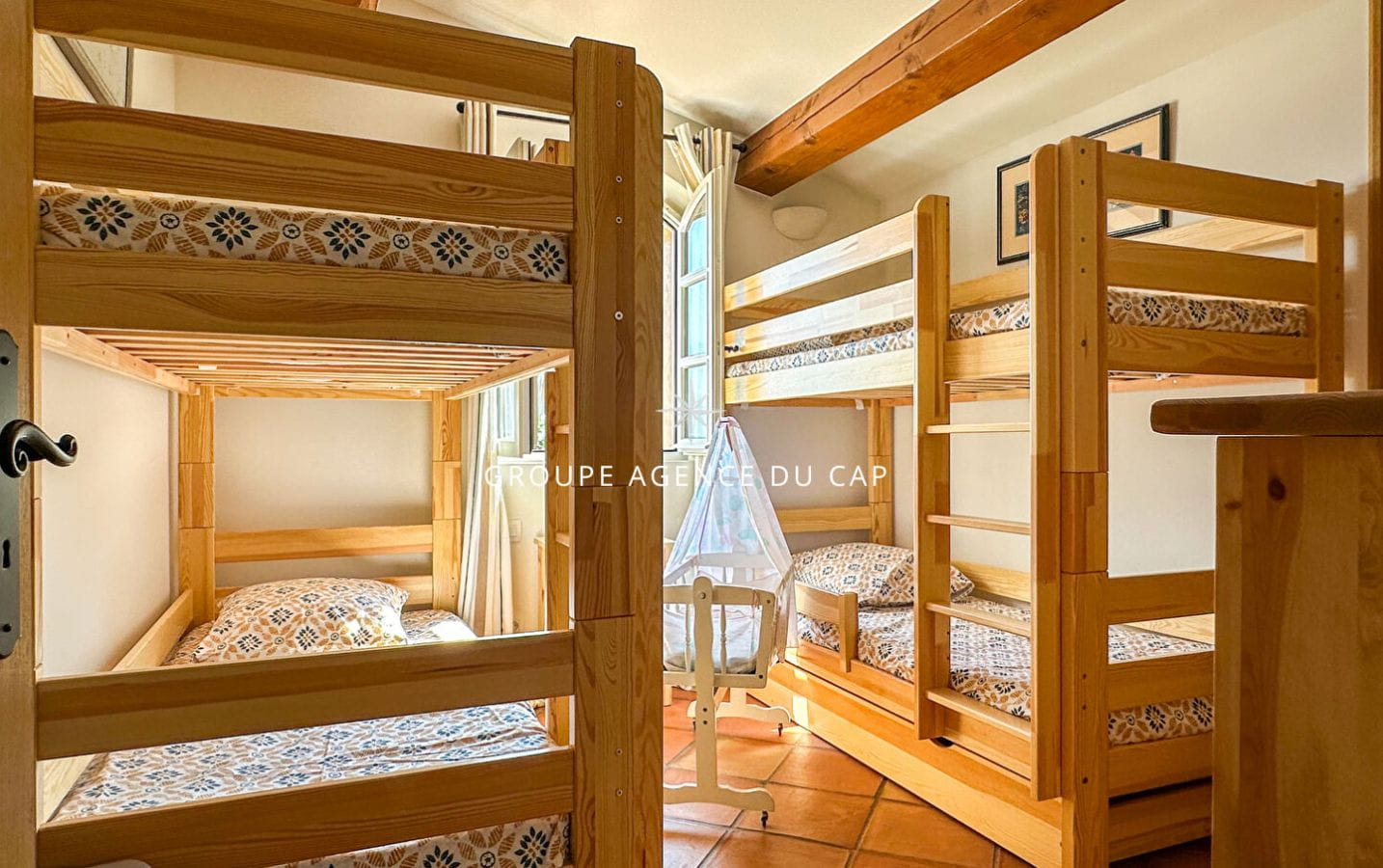 À VENDRE MAGNIFIQUE VILLA DE TYPE PROVENÇAL AUX ISSAMBRES 180M2 VUE MER SUR LE GOLFE DE ST TROPEZ Image 11