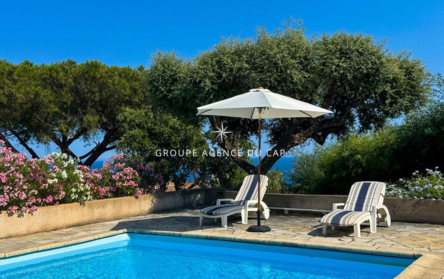 À VENDRE MAGNIFIQUE VILLA DE TYPE PROVENÇAL AUX ISSAMBRES 180M2 VUE MER SUR LE GOLFE DE ST TROPEZ Image 15