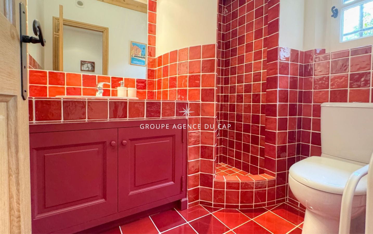 FOR SALE MAGNIFICENT PROVENÇAL-STYLE VILLA IN LES ISSAMBRES 180M2 SEA VIEW ON THE GULF OF ST TROPEZ Image 10