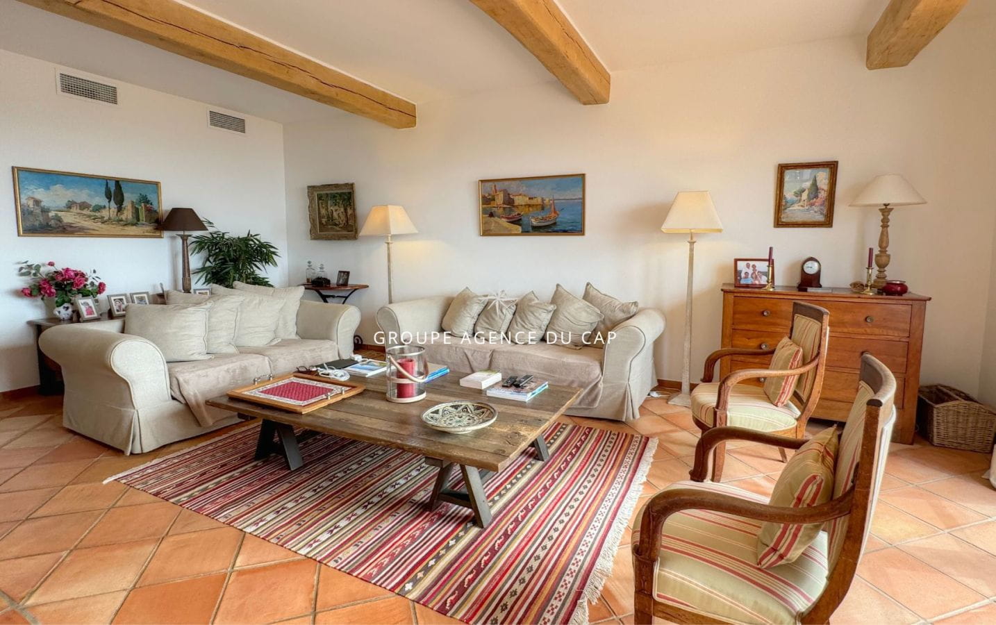 FOR SALE MAGNIFICENT PROVENÇAL-STYLE VILLA IN LES ISSAMBRES 180M2 SEA VIEW ON THE GULF OF ST TROPEZ Image 5