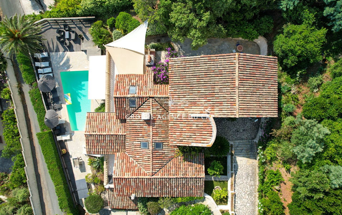 LES ISSAMBRES PANORAMIC SEA VIEW CHARMING 8-ROOM PROPERTY WITH POOL Image 4