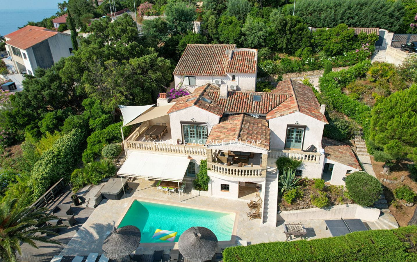 LES ISSAMBRES VUE MER PANORAMIQUE VILLA DE CHARME 8 PIÈCES AVEC PISCINE Image 1