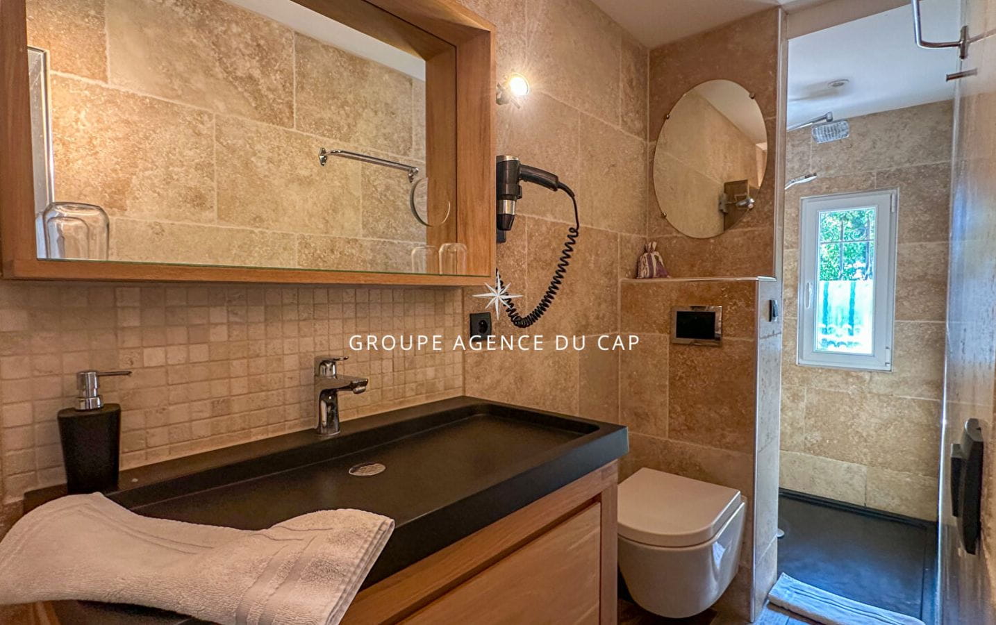 LES ISSAMBRES VUE MER PANORAMIQUE VILLA DE CHARME 8 PIÈCES AVEC PISCINE Image 16