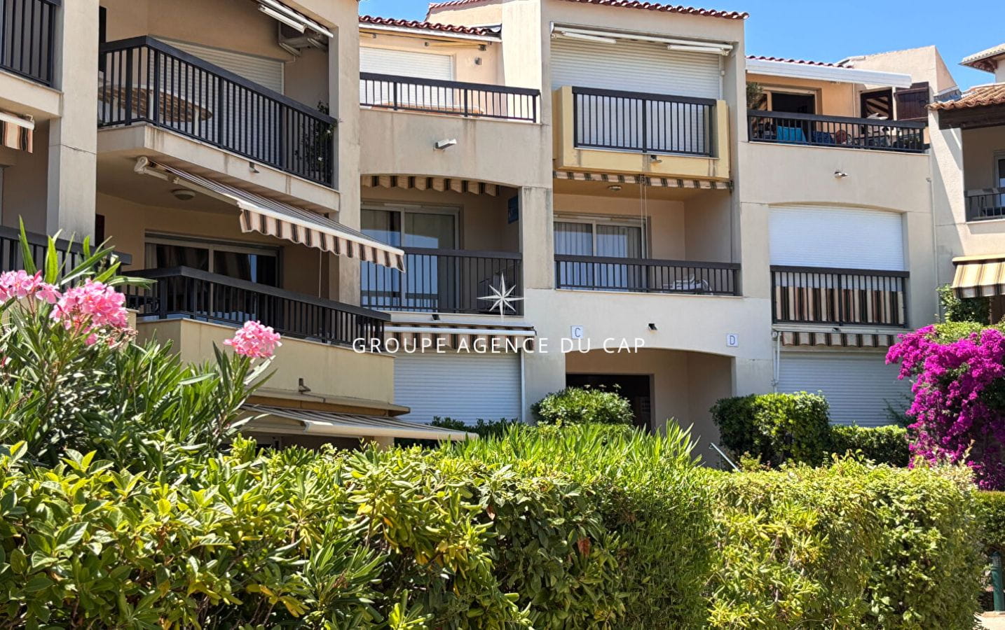 À VENDRE APPARTEMENT 2 PIÈCES RÉSIDENCE BORD DE MER VUE MER LES ISSAMBRES Image 10