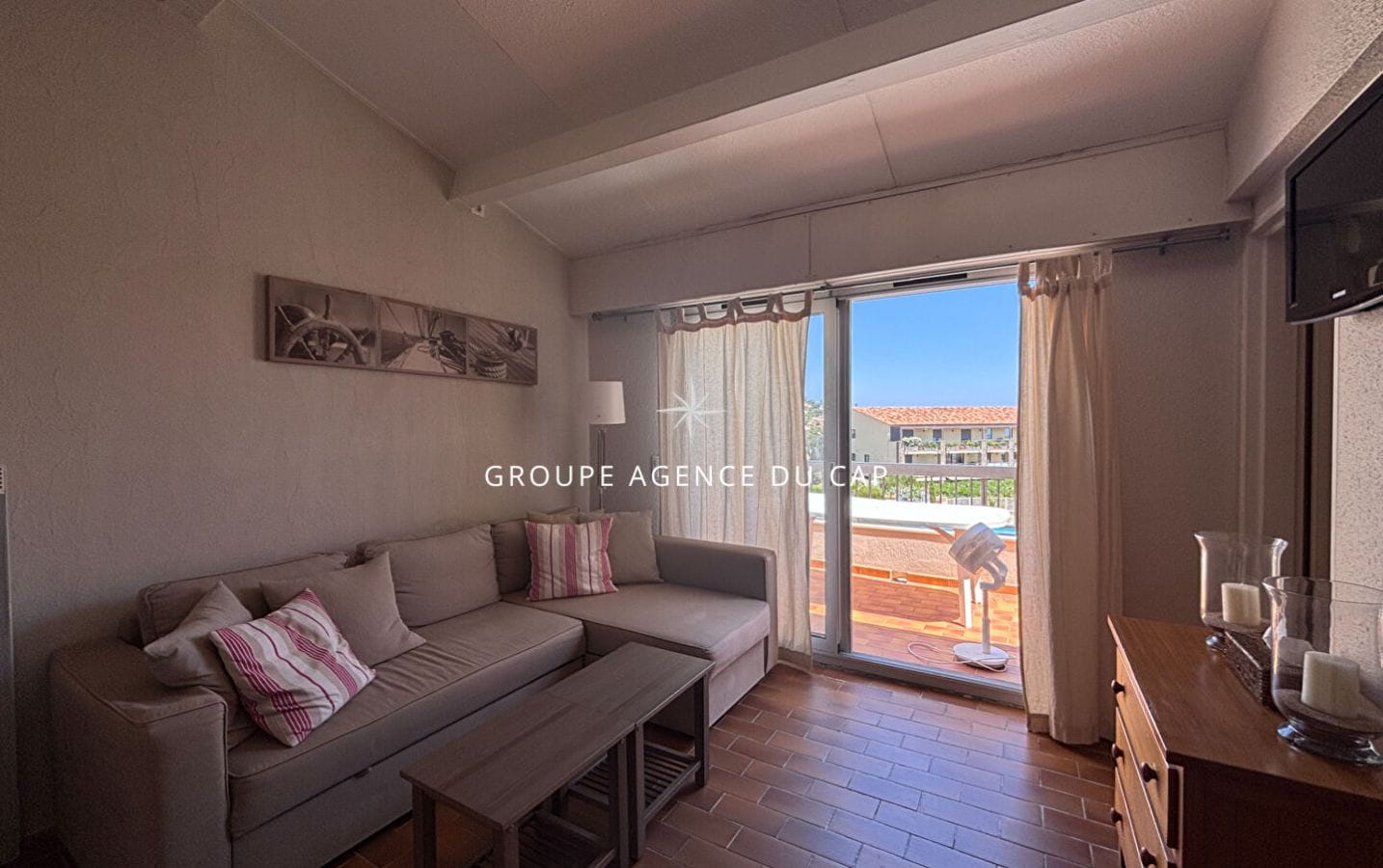 À VENDRE APPARTEMENT 2 PIÈCES RÉSIDENCE BORD DE MER VUE MER LES ISSAMBRES Image 2