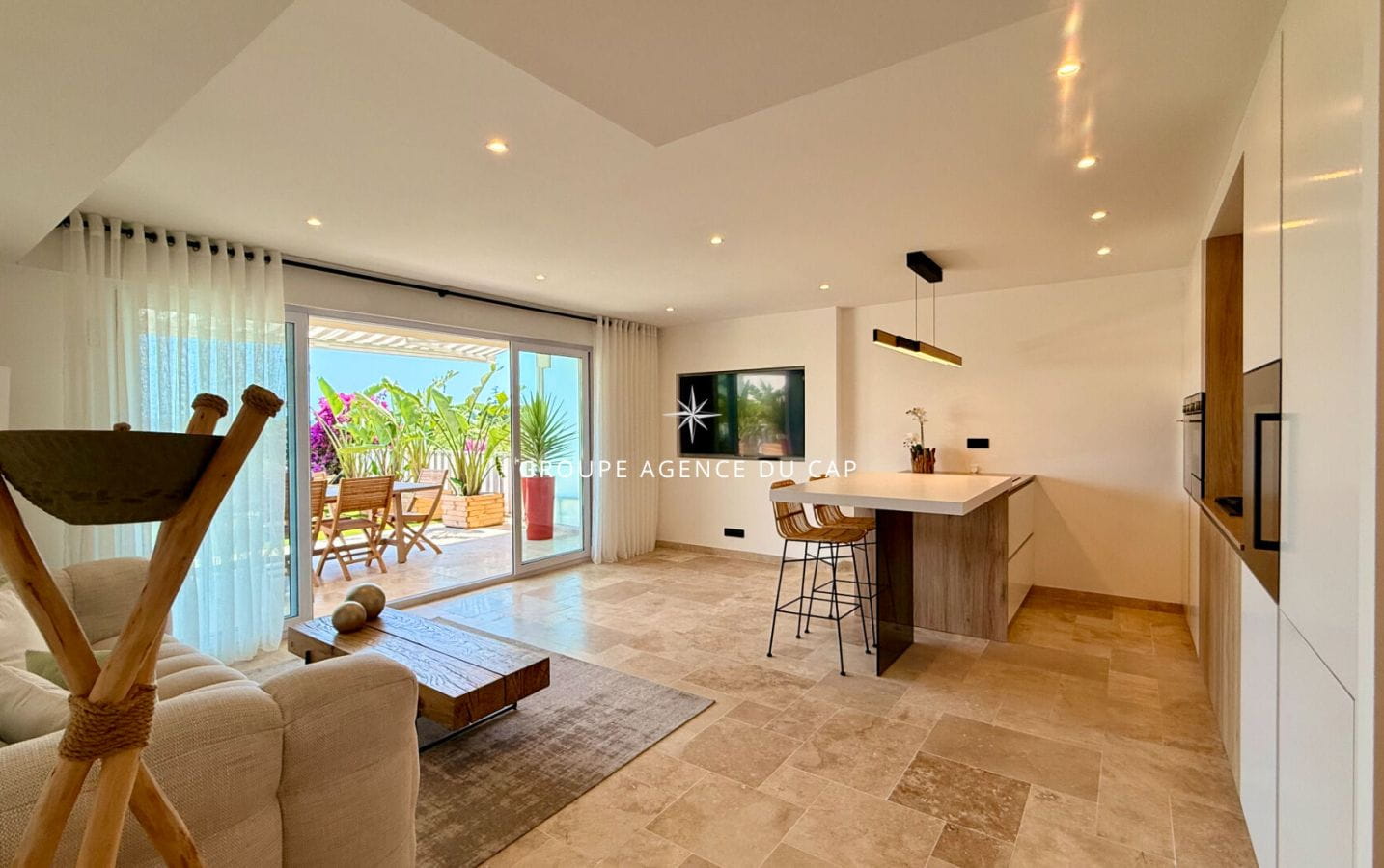 SAINTE-MAXIME APPARTEMENT 2 CHAMBRES VUE MER À PIED DU CENTRE-VILLE Image 1