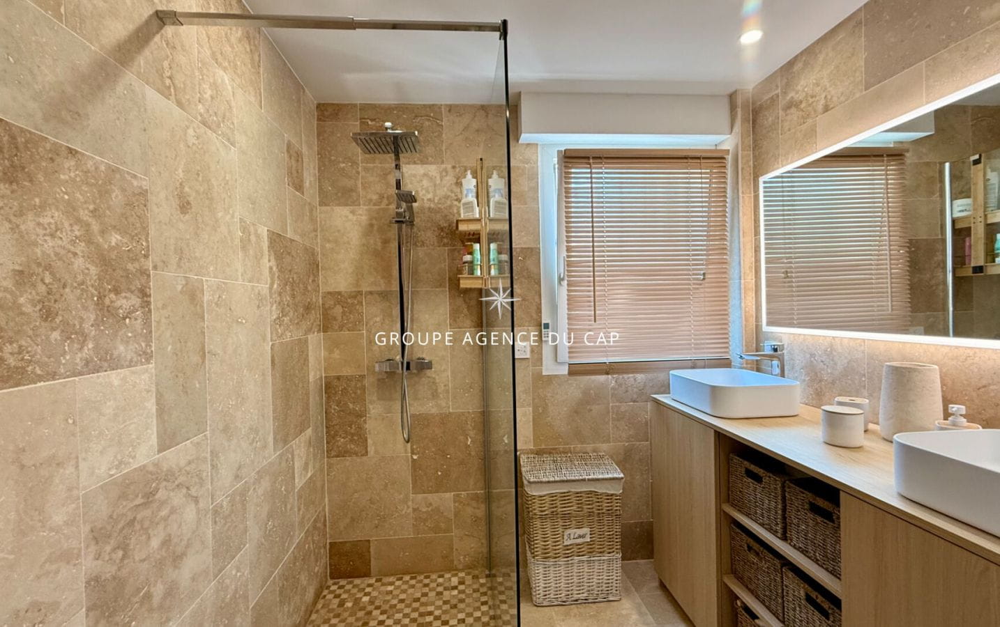 SAINTE-MAXIME APPARTEMENT 2 CHAMBRES VUE MER À PIED DU CENTRE-VILLE Image 6