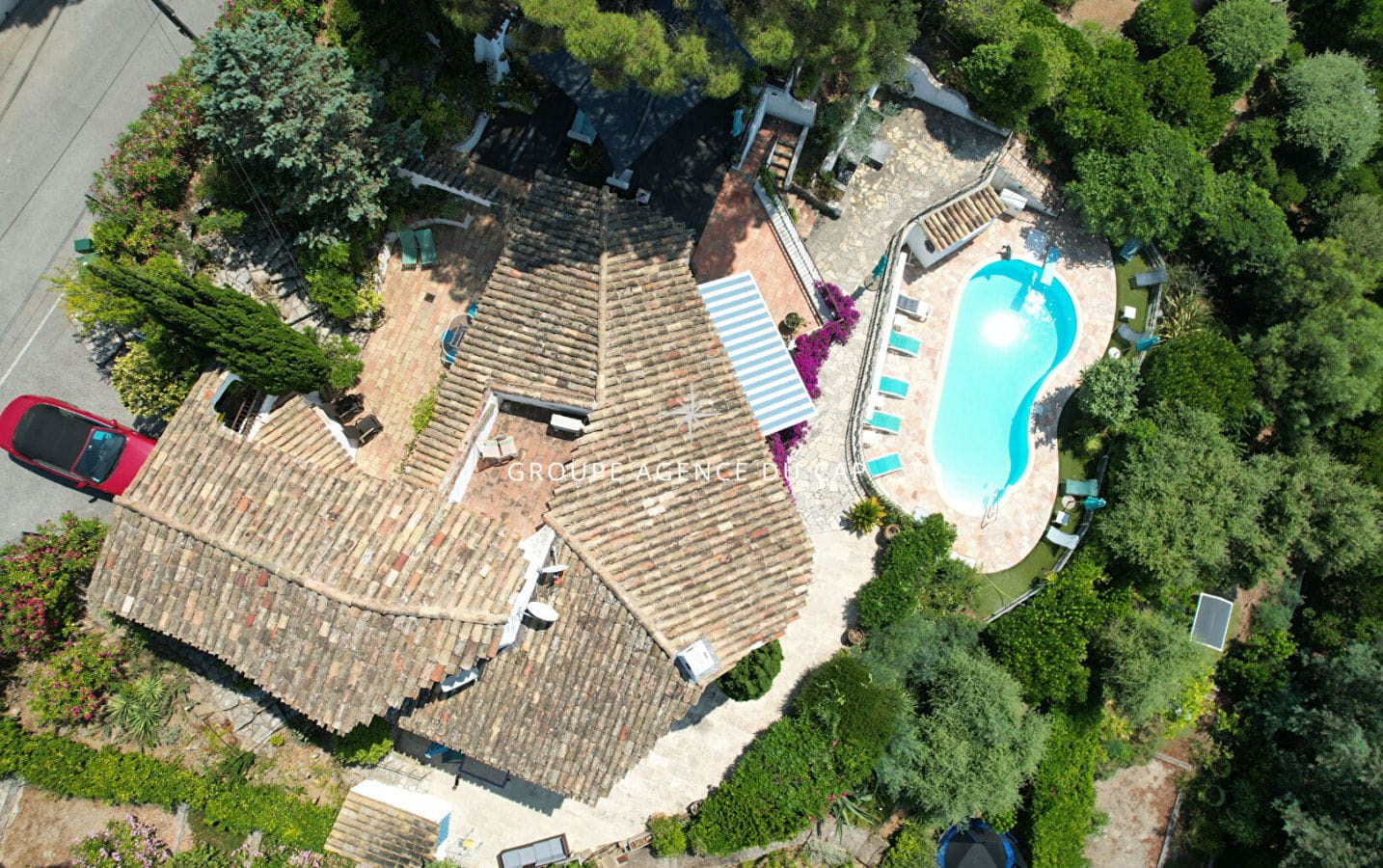 A VENDRE VILLA 6 CHAMBRES avec STUDIO et 3 PIECES INDEPENDANTS VUE MER EXPOSITION SUD-OUEST PISCINE GARAGE PARIKINGS LES ISSAMBRES Image 1