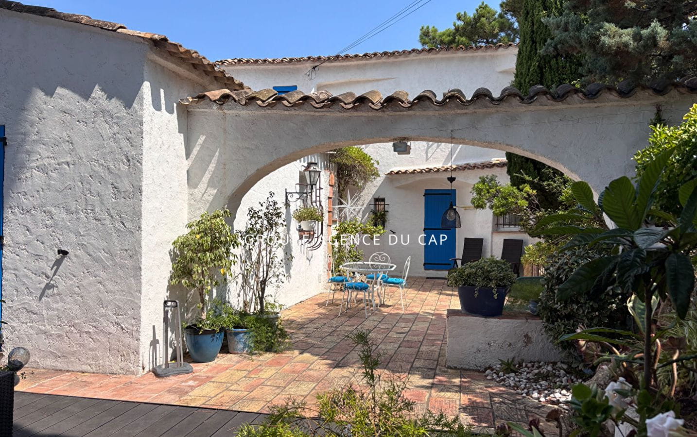 A VENDRE VILLA 6 CHAMBRES avec STUDIO et 3 PIECES INDEPENDANTS VUE MER EXPOSITION SUD-OUEST PISCINE GARAGE PARIKINGS LES ISSAMBRES Image 15