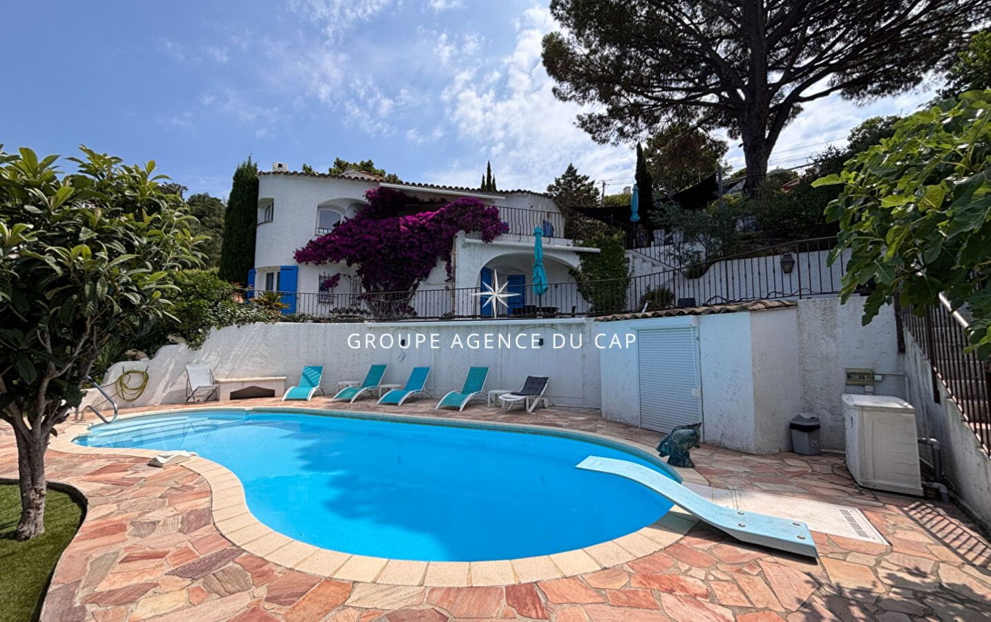 A VENDRE VILLA 6 CHAMBRES avec STUDIO et 3 PIECES INDEPENDANTS VUE MER EXPOSITION SUD-OUEST PISCINE GARAGE PARIKINGS LES ISSAMBRES Image 4