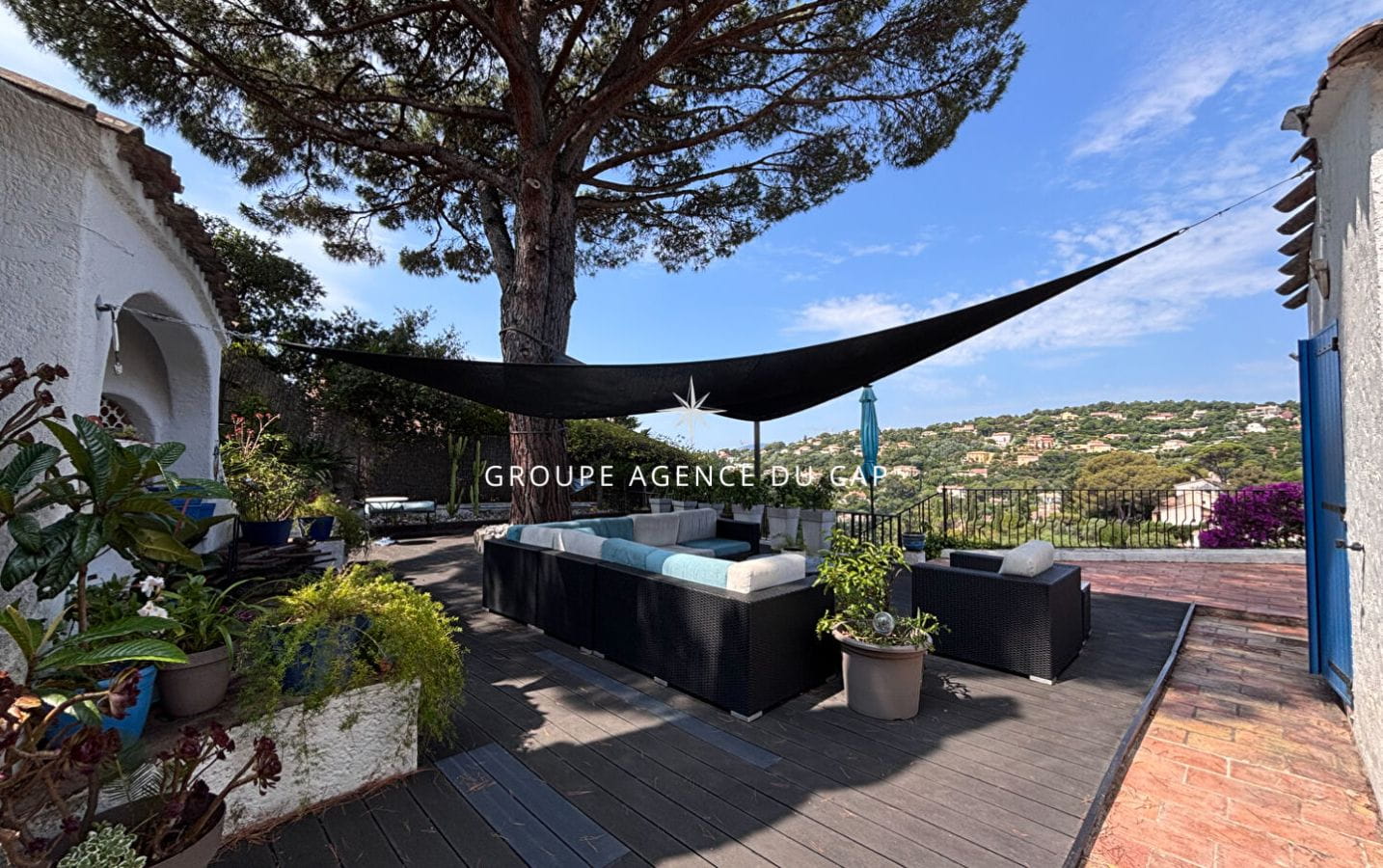 A VENDRE VILLA 6 CHAMBRES avec STUDIO et 3 PIECES INDEPENDANTS VUE MER EXPOSITION SUD-OUEST PISCINE GARAGE PARIKINGS LES ISSAMBRES Image 5