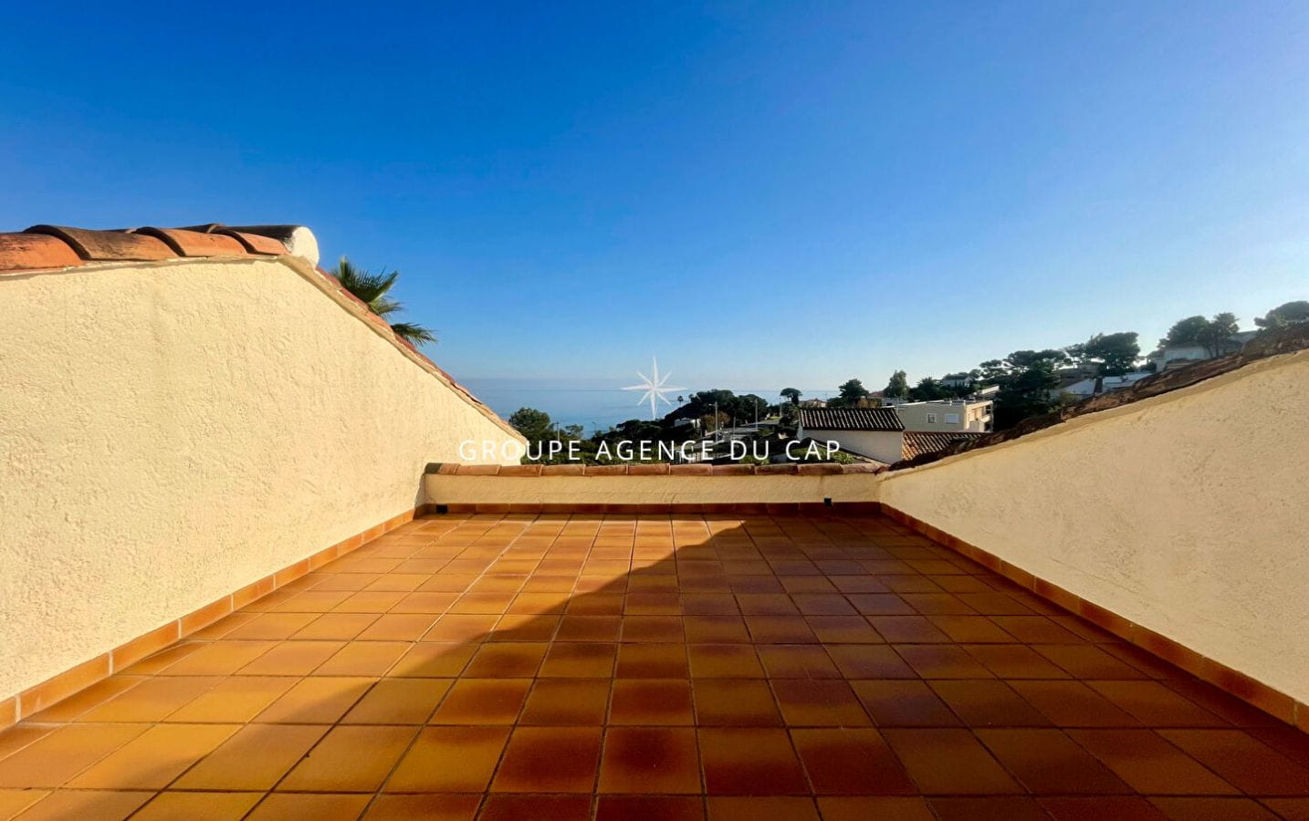 A VENDRE VILLA VUE MER 185m² 6 PIECES 4 CHAMBRES PISCINE GARAGE AUX ISSAMBRES Image 12