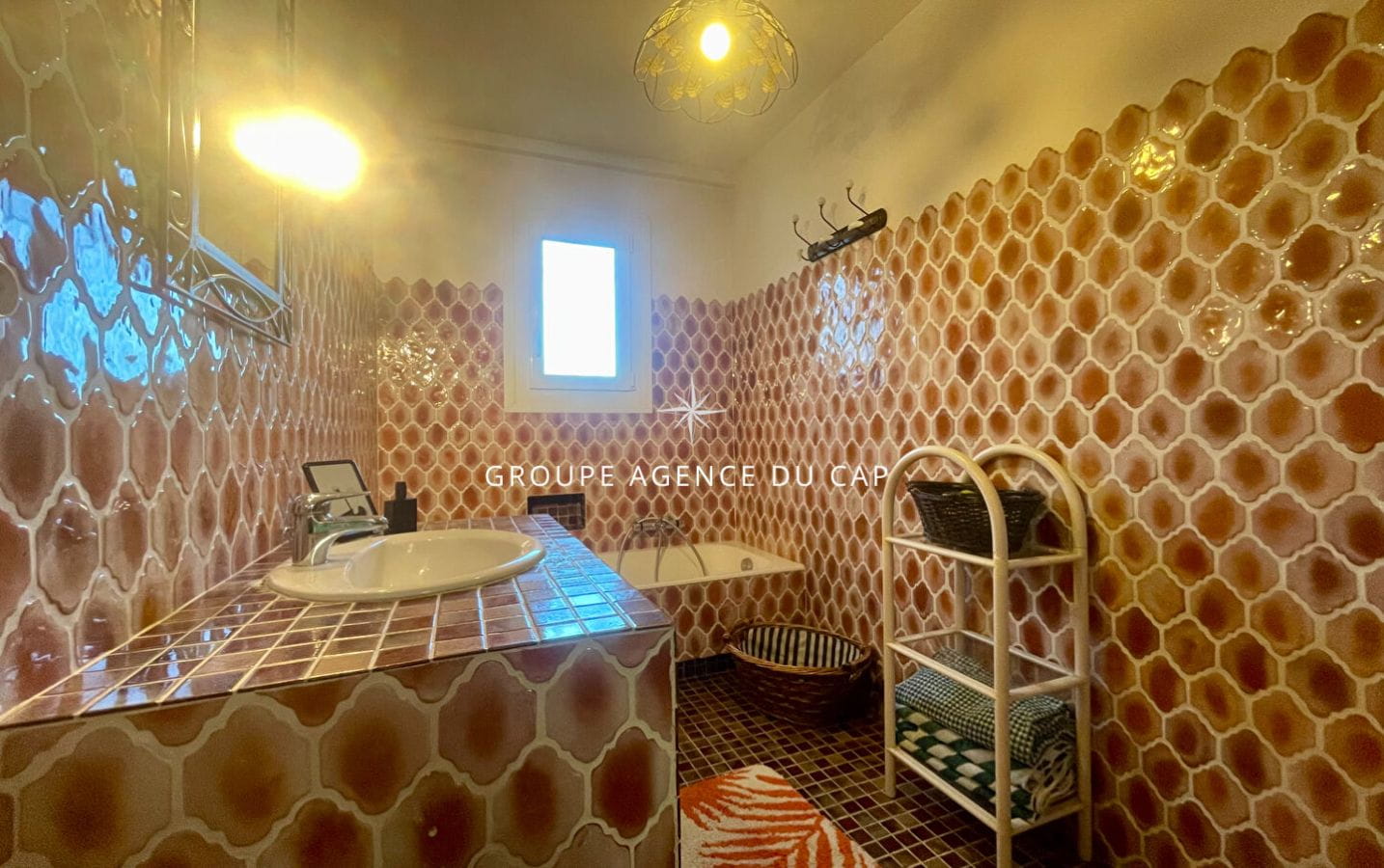 A VENDRE VILLA VUE MER 185m² 6 PIECES 4 CHAMBRES PISCINE GARAGE AUX ISSAMBRES Image 8