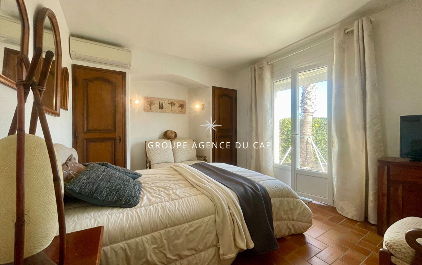 A VENDRE VILLA VUE MER 185m² 6 PIECES 4 CHAMBRES PISCINE GARAGE AUX ISSAMBRES Image 9