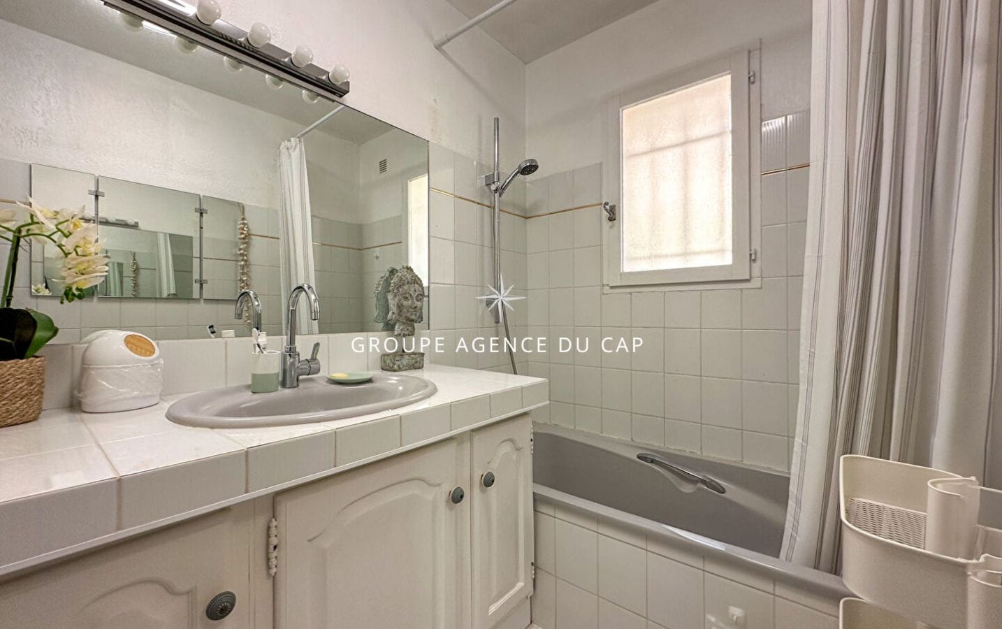 A VENDRE VILLA VUE MER DE PLAIN PIED AUX ISSAMBRES DE 111M² AVEC 3 CHAMBRES PISCINE ET GARAGE Image 15