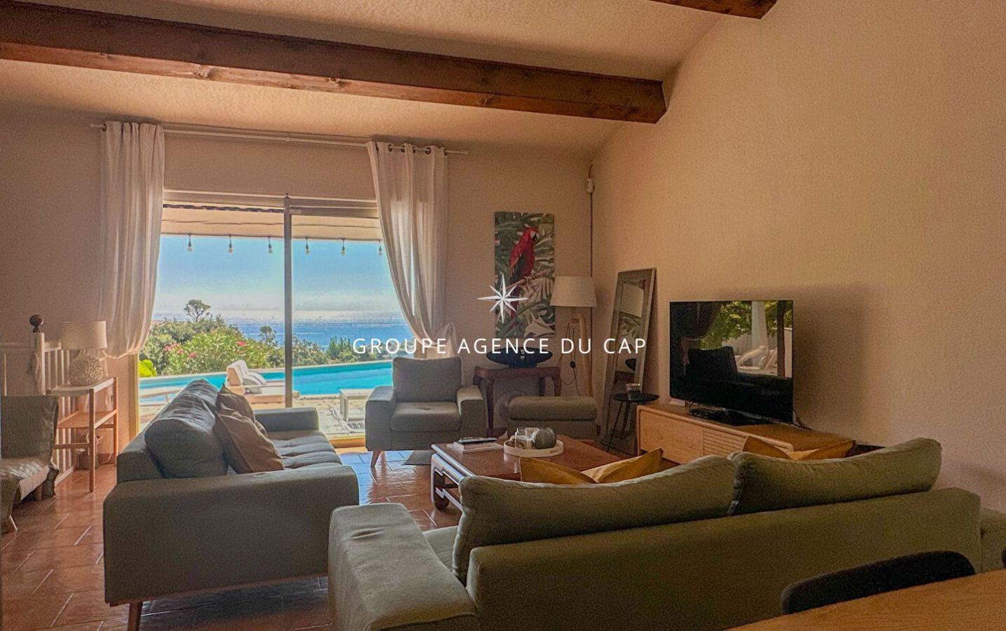 A VENDRE VILLA VUE MER DE PLAIN PIED AUX ISSAMBRES DE 111M² AVEC 3 CHAMBRES PISCINE ET GARAGE Image 7