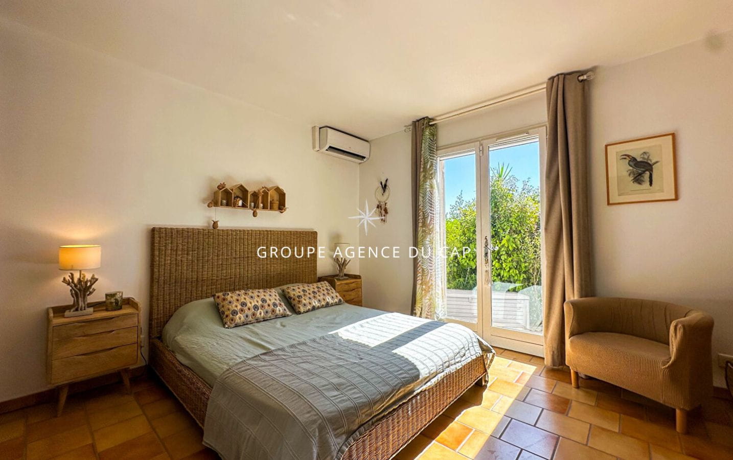 A VENDRE VILLA VUE MER DE PLAIN PIED AUX ISSAMBRES DE 125M² AVEC 3 CHAMBRES PISCINE ET GARAGE Image 14