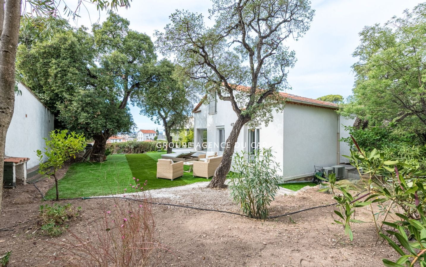 PROCHE CENTRE VILLE A PIED VILLA AVEC VUE MER AU CALME Image 12