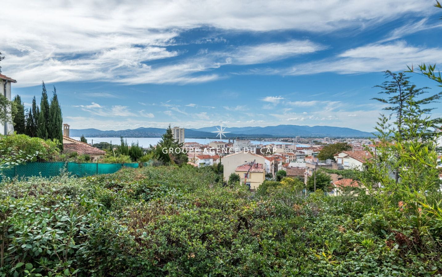 PROCHE CENTRE VILLE A PIED VILLA AVEC VUE MER AU CALME Image 14