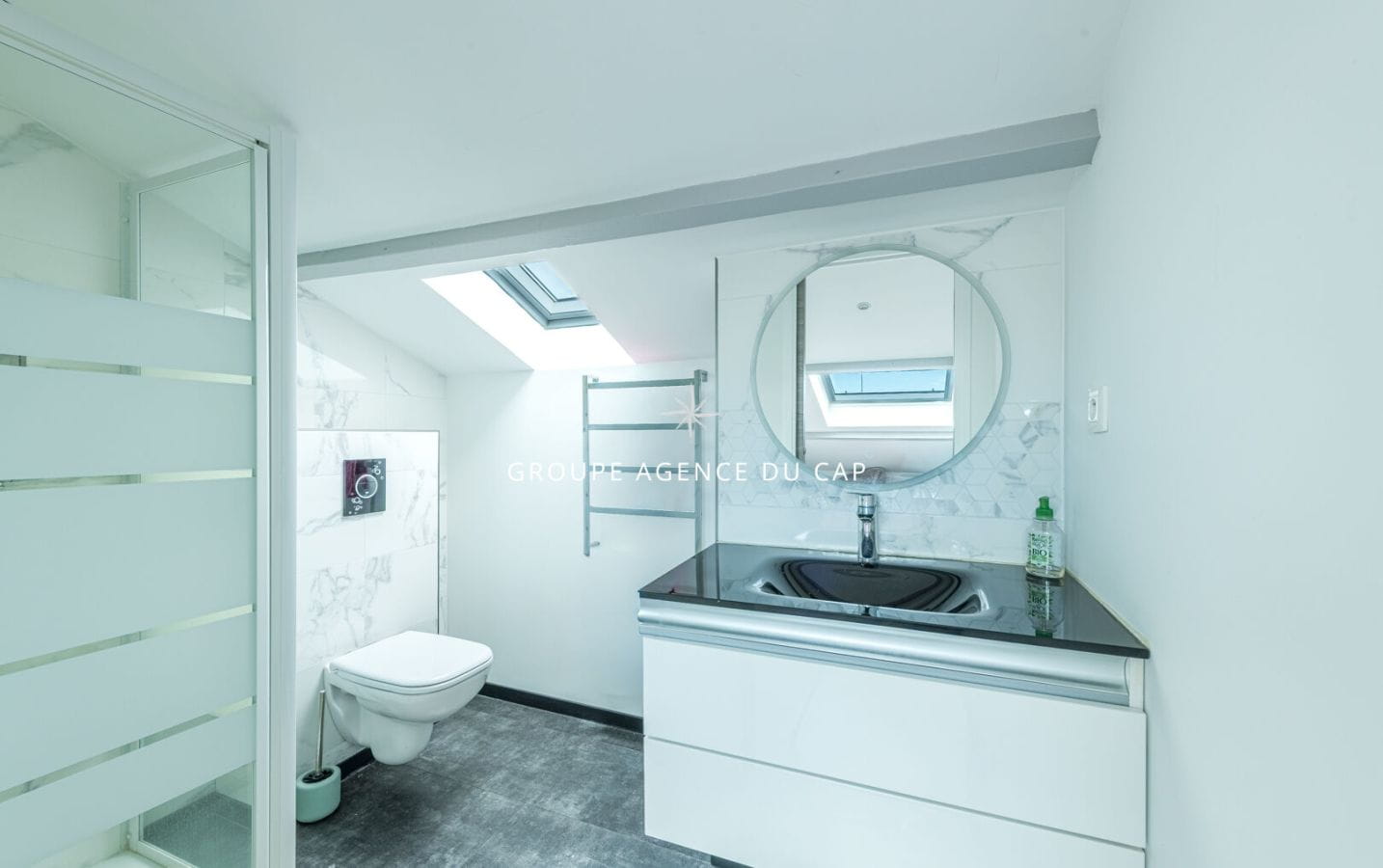 PROCHE CENTRE VILLE A PIED VILLA AVEC VUE MER AU CALME Image 16