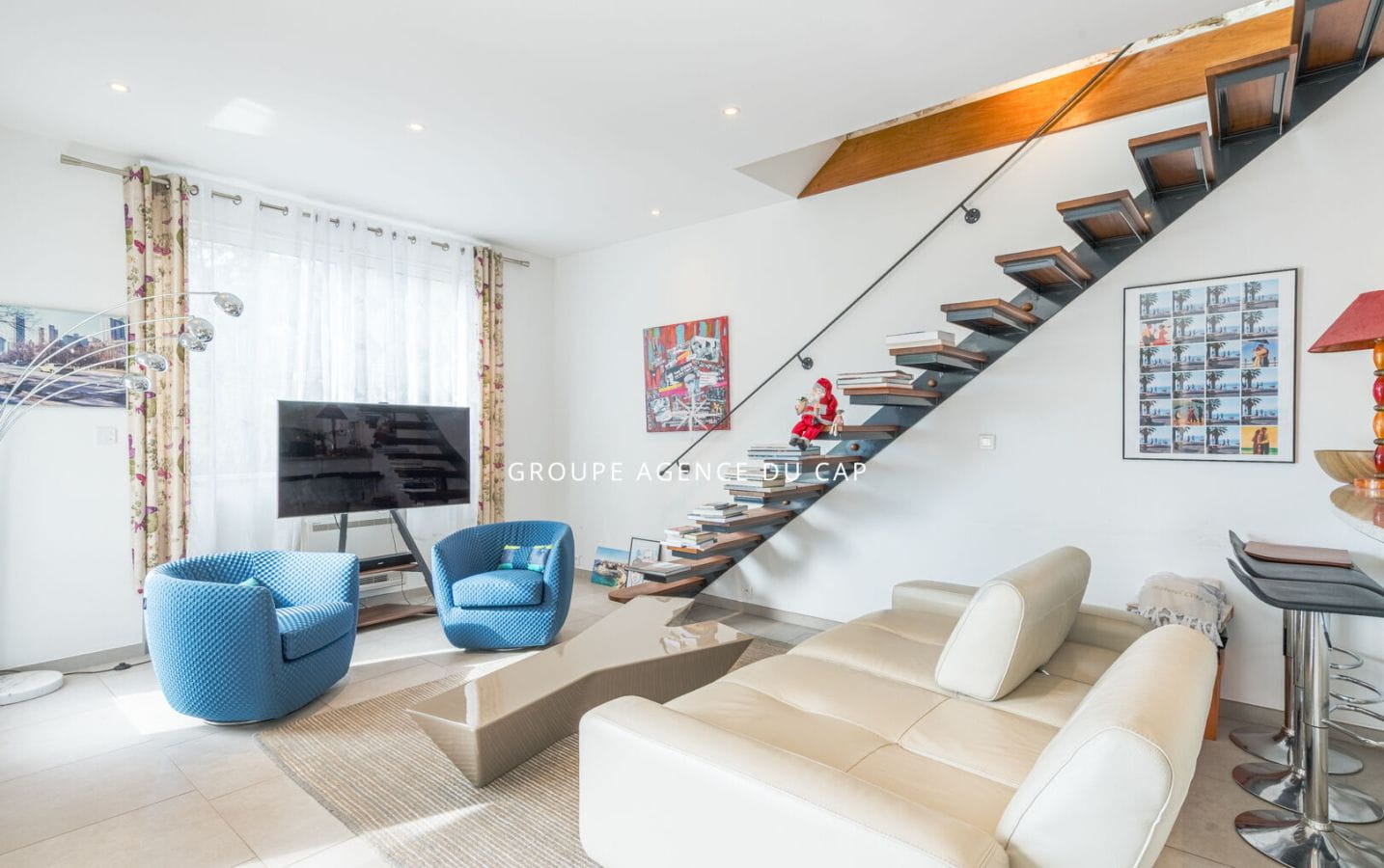 PROCHE CENTRE VILLE A PIED VILLA AVEC VUE MER AU CALME Image 4