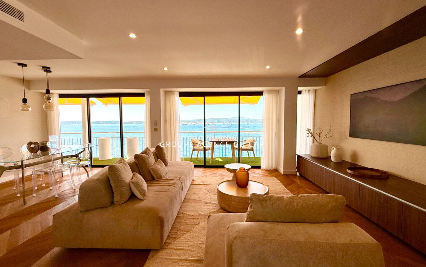 ROOFTOP PLEIN CENTRE DE SAINTE MAXIME AVEC VUE MER PANORAMIQUE CAVE GARAGE ET PLACE DE PARKING Image 11