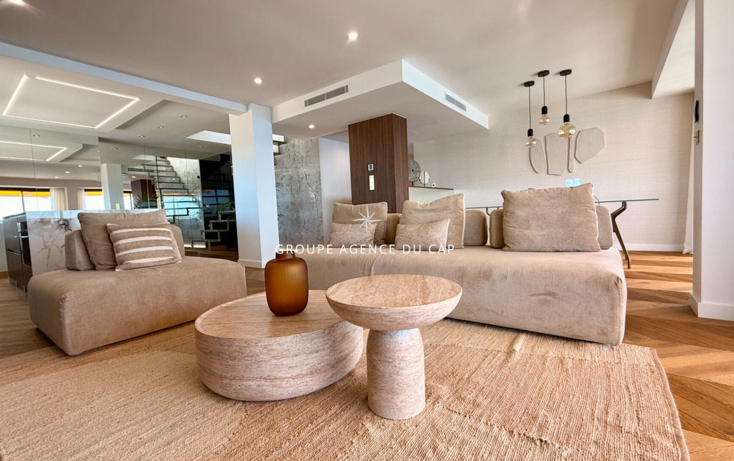 ROOFTOP PLEIN CENTRE DE SAINTE MAXIME AVEC VUE MER PANORAMIQUE CAVE GARAGE ET PLACE DE PARKING Image 12