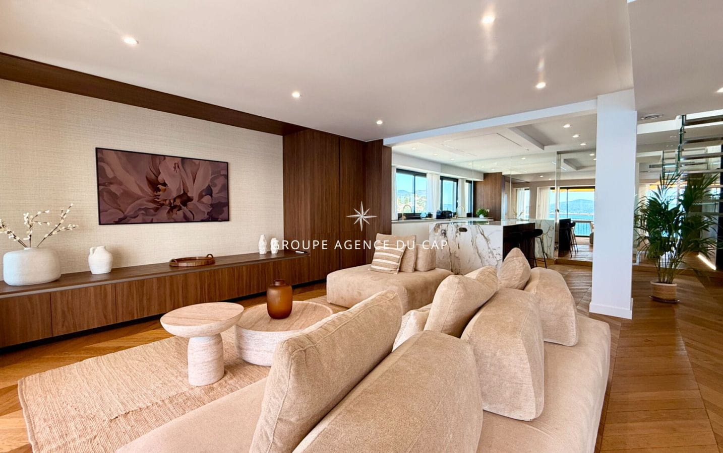 ROOFTOP PLEIN CENTRE DE SAINTE MAXIME AVEC VUE MER PANORAMIQUE CAVE GARAGE ET PLACE DE PARKING Image 13