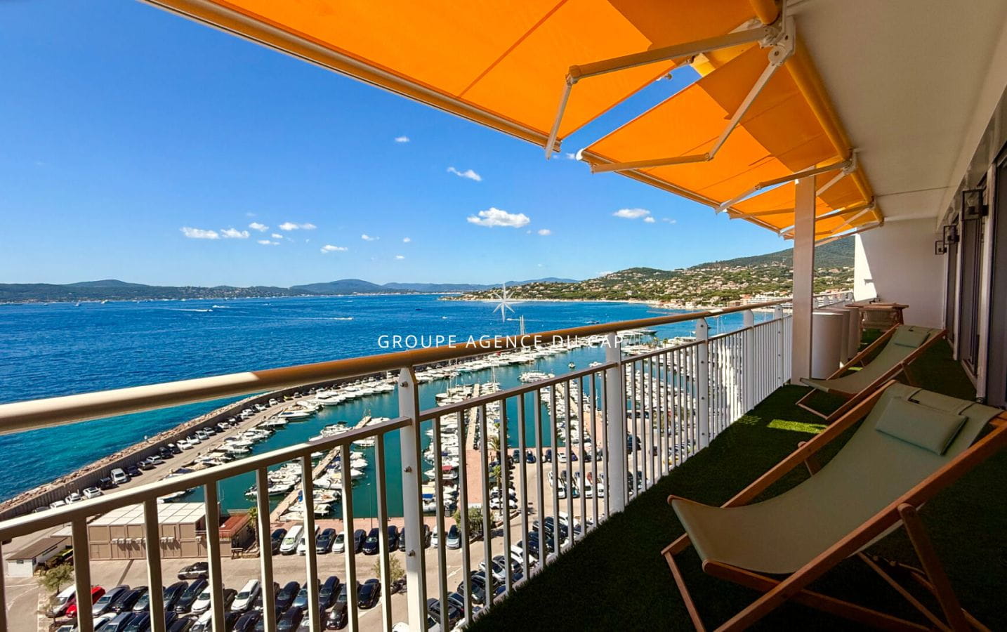 ROOFTOP PLEIN CENTRE DE SAINTE MAXIME AVEC VUE MER PANORAMIQUE CAVE GARAGE ET PLACE DE PARKING Image 14