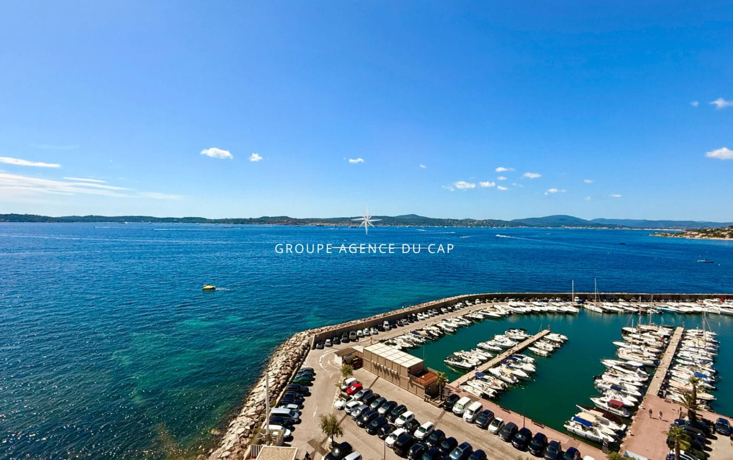 ROOFTOP PLEIN CENTRE DE SAINTE MAXIME AVEC VUE MER PANORAMIQUE CAVE GARAGE ET PLACE DE PARKING Image 0