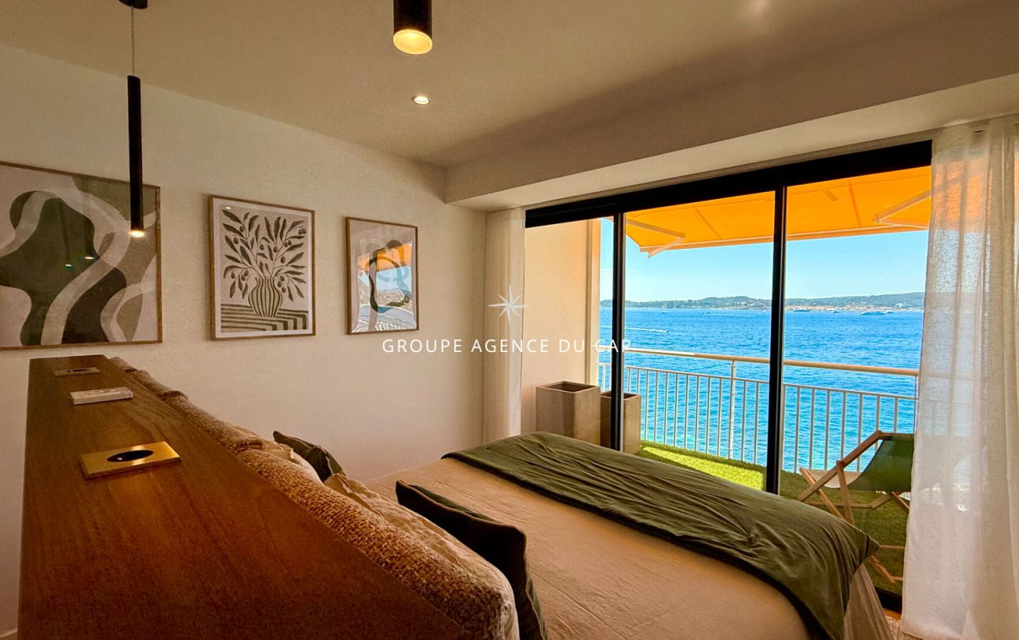 ROOFTOP PLEIN CENTRE DE SAINTE MAXIME AVEC VUE MER PANORAMIQUE CAVE GARAGE ET PLACE DE PARKING Image 15