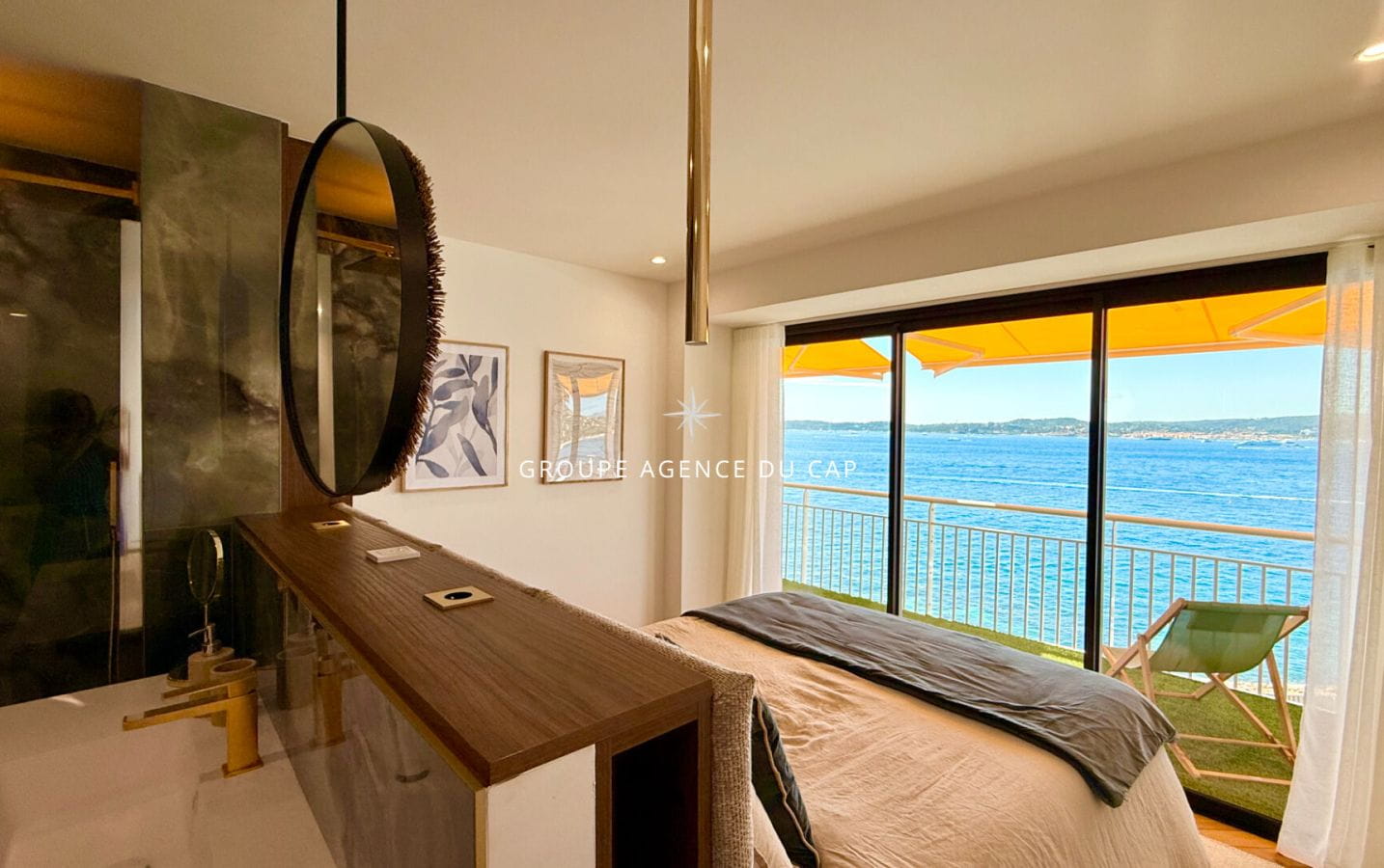 ROOFTOP PLEIN CENTRE DE SAINTE MAXIME AVEC VUE MER PANORAMIQUE CAVE GARAGE ET PLACE DE PARKING Image 16