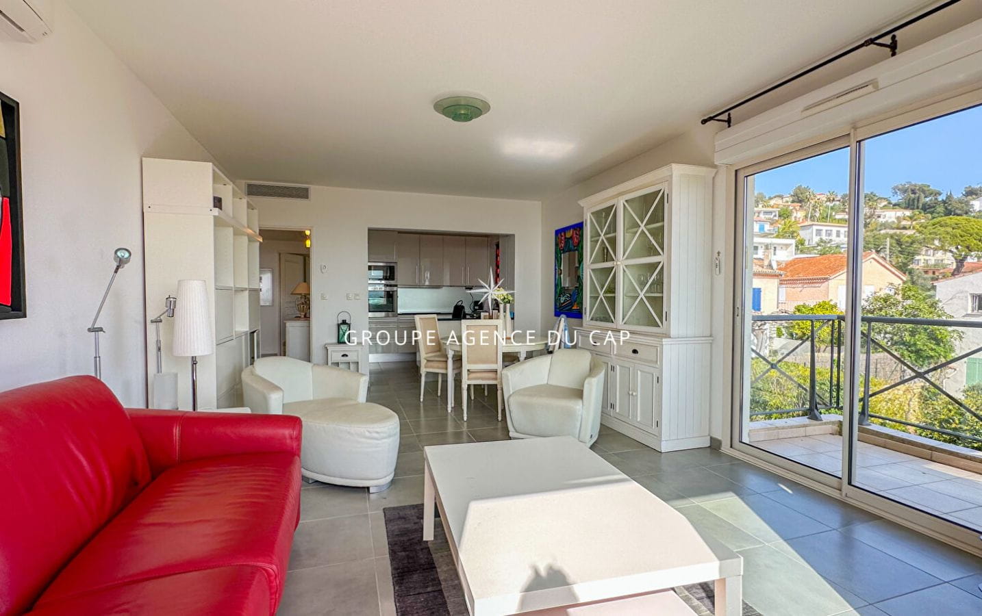 Appartement T3 de 75m2 avec vue mer double garage et cave, aux Issambres Image 5