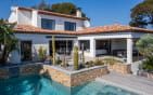 VILLA AVEC VUE MER PISCINE CAVE A VIN 50 METRES DE LA MER, AUX ISSAMBRES Min 2