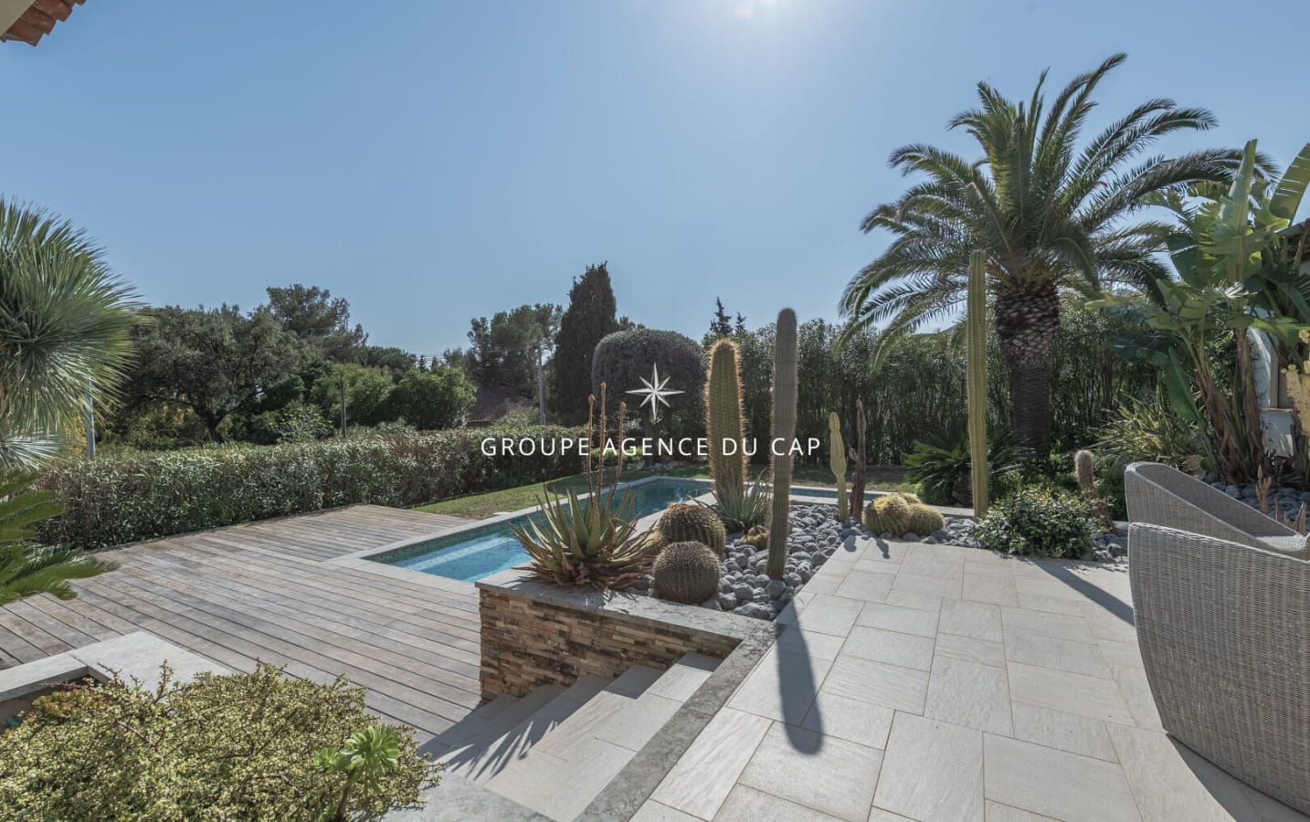 VILLA AVEC VUE MER PISCINE CAVE A VIN 50 METRES DE LA MER, AUX ISSAMBRES Image 7