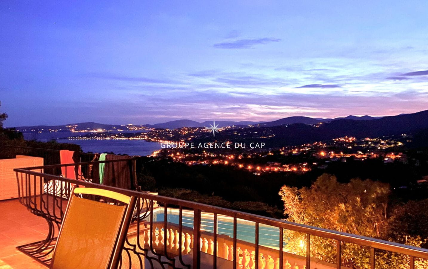A VENDRE VILLA STYLE PROVENCALE 5 CHAMBRES VUE MER GOLFE ST-TROPEZ AUX ISSAMBRES Image 10