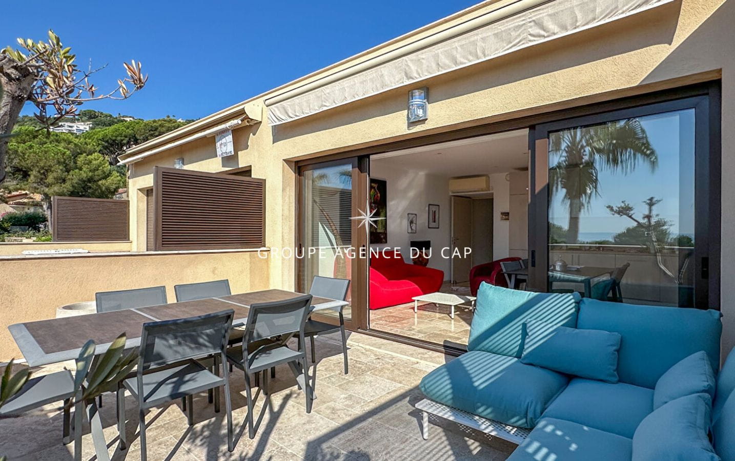 APPARTEMENT TYPE T3 DE 62 M2 AVEC 2 CHAMBRES ET 2 PLACES DE PARKING, A PIEDS DES PLAGES DES ISSAMBRES Image 0