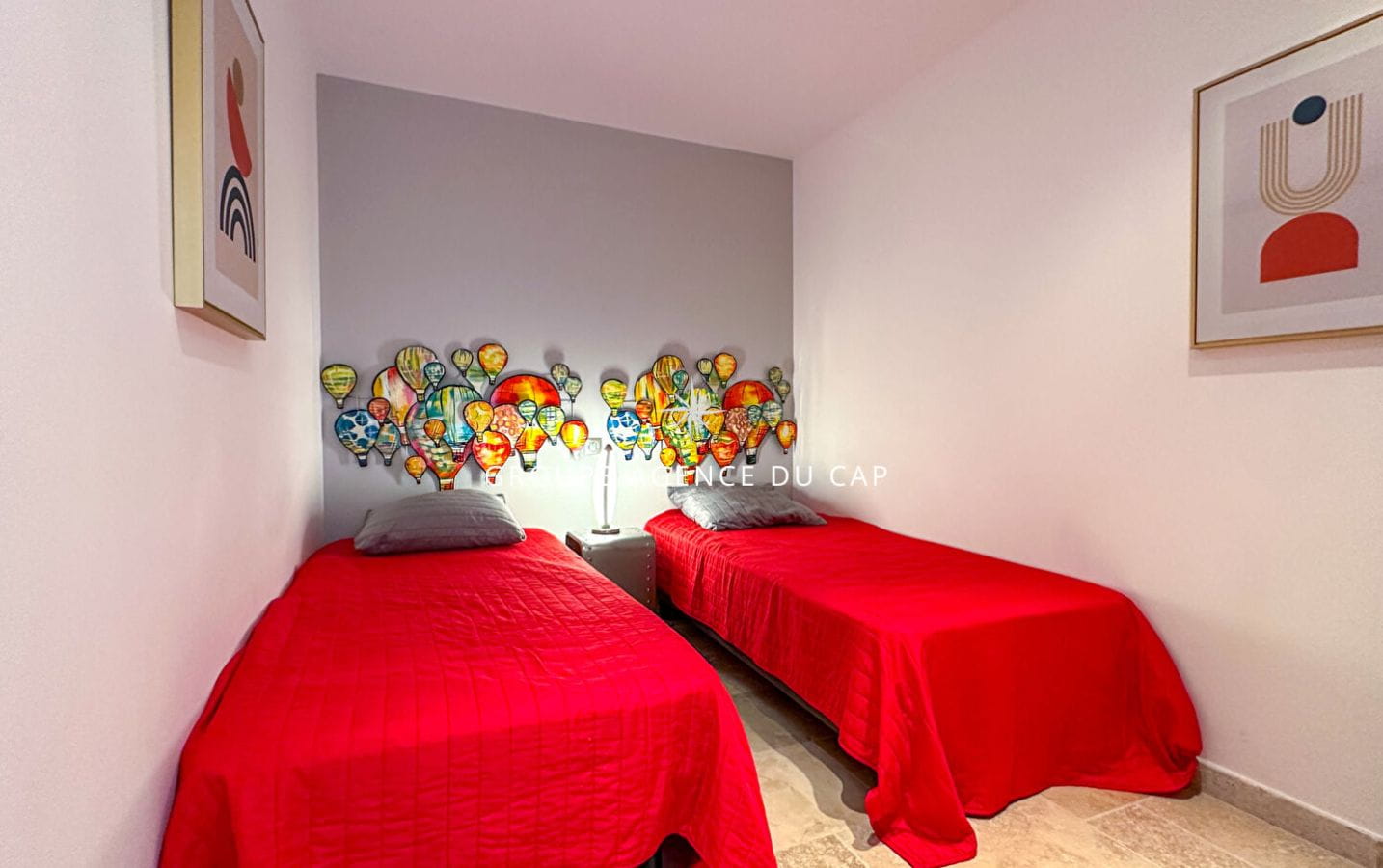APPARTEMENT TYPE T3 DE 62 M2 AVEC 2 CHAMBRES ET 2 PLACES DE PARKING, A PIEDS DES PLAGES DES ISSAMBRES Image 8