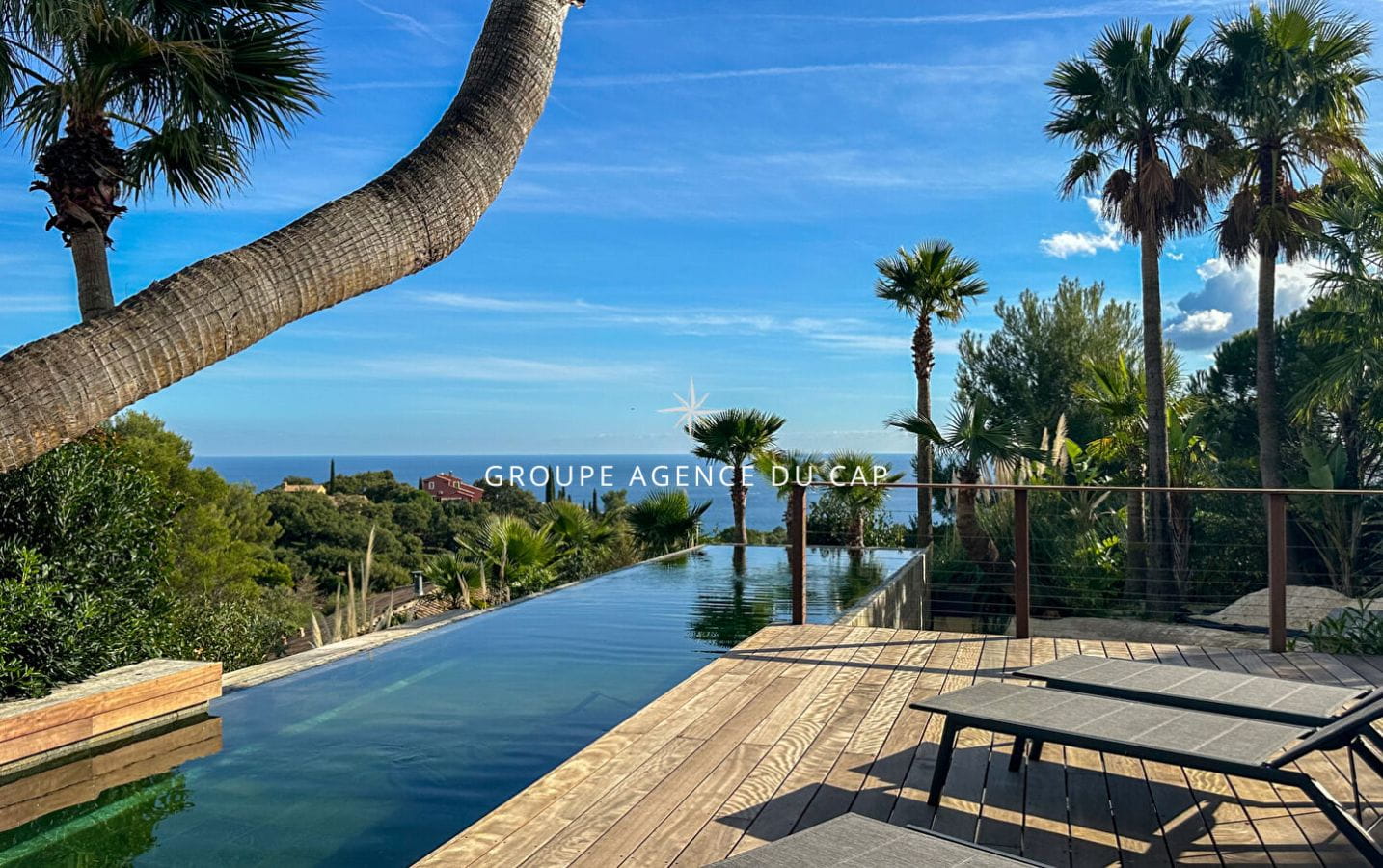A VENDRE DEUX PROPRIETES CONTEMPORAINES VUE MER SUR LE GOLFE DE SAINT TROPEZ 7 CHAMBRES, A SAINTE MAXIME Image 1