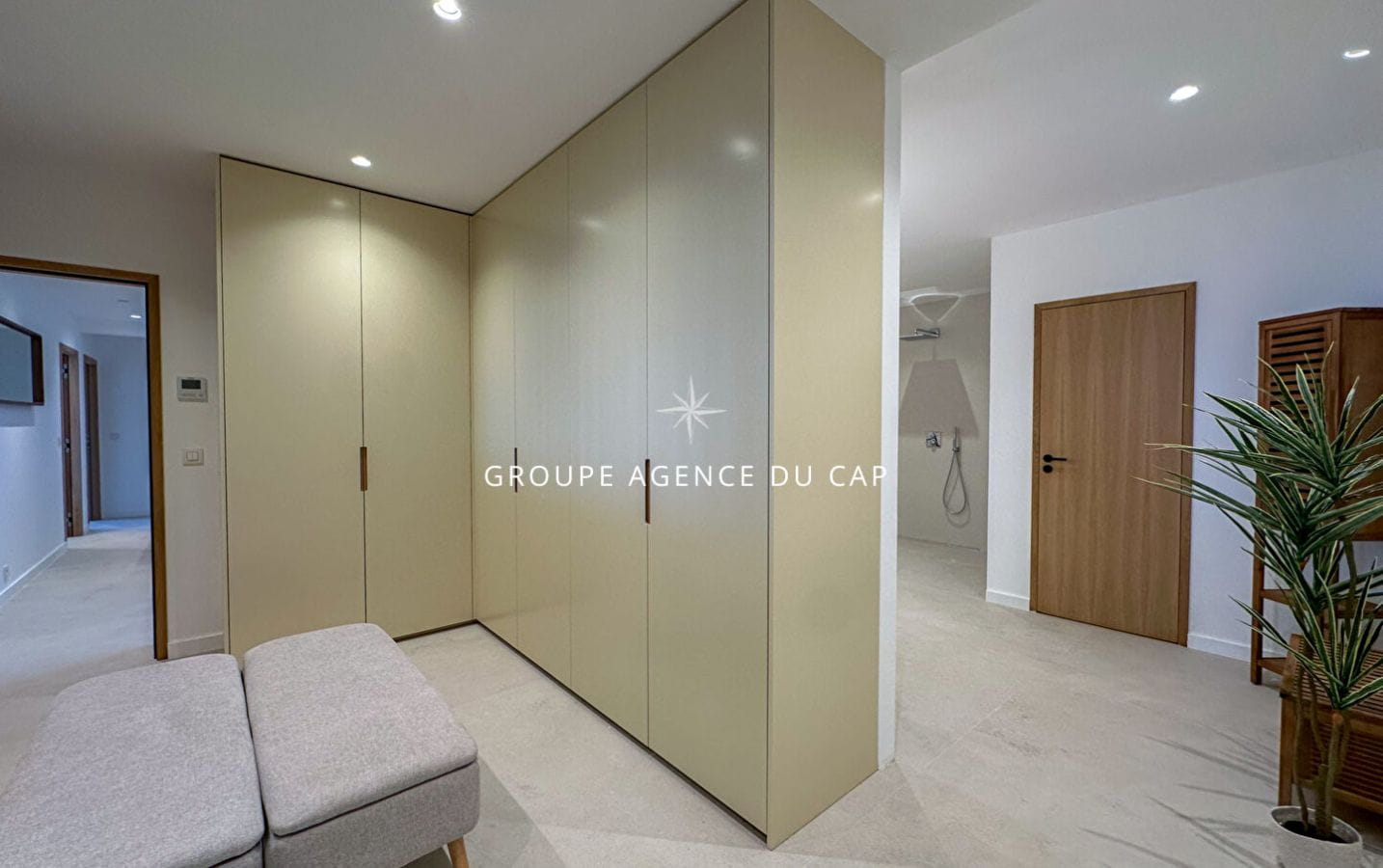 A VENDRE DEUX PROPRIETES CONTEMPORAINES VUE MER SUR LE GOLFE DE SAINT TROPEZ 7 CHAMBRES, A SAINTE MAXIME Image 12