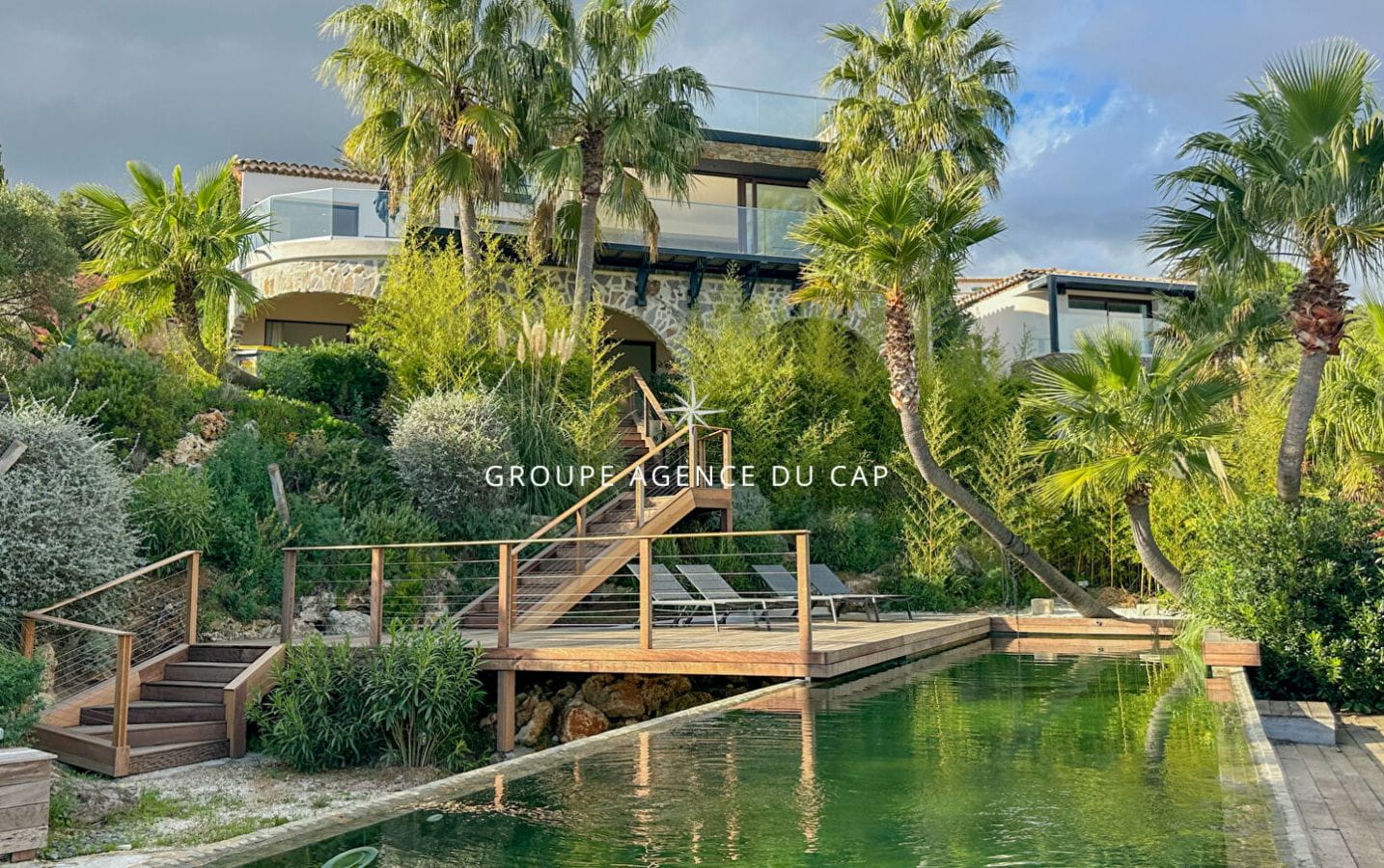 A VENDRE DEUX PROPRIETES CONTEMPORAINES VUE MER SUR LE GOLFE DE SAINT TROPEZ 7 CHAMBRES, A SAINTE MAXIME Image 4