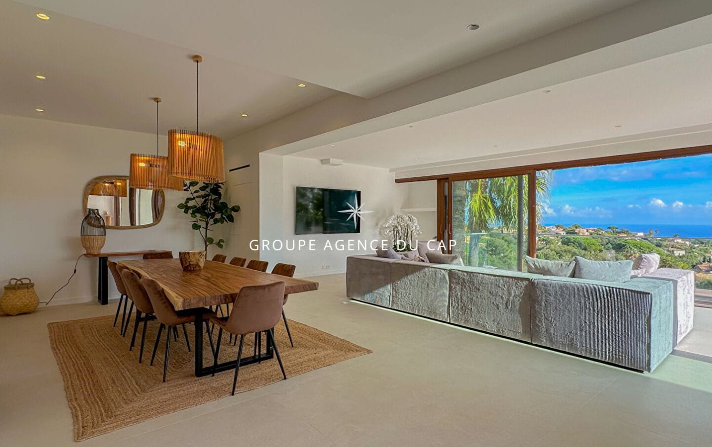 A VENDRE DEUX PROPRIETES CONTEMPORAINES VUE MER SUR LE GOLFE DE SAINT TROPEZ 7 CHAMBRES, A SAINTE MAXIME Image 8