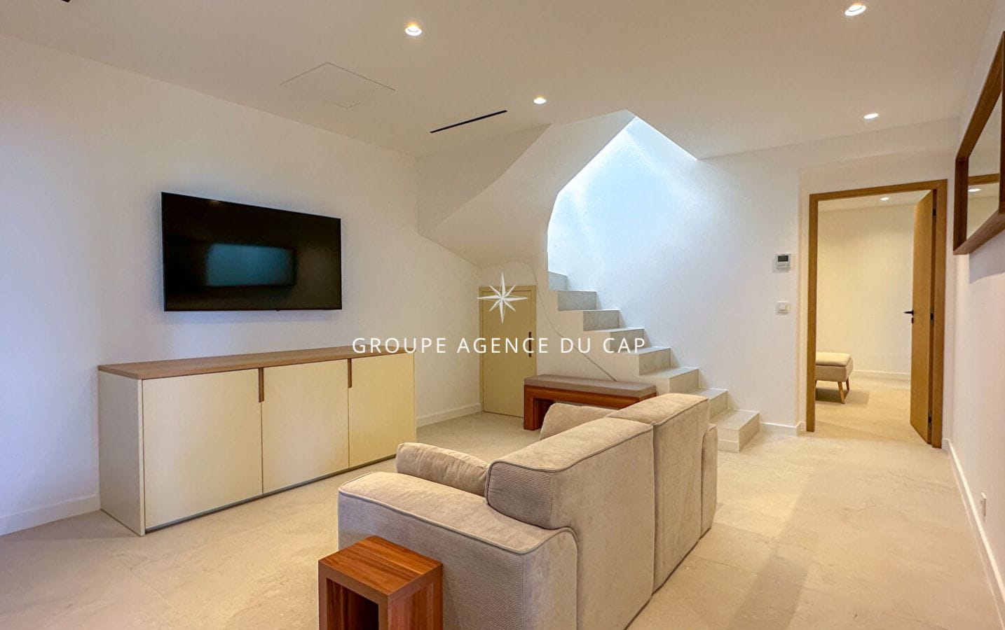 A VENDRE DEUX PROPRIETES CONTEMPORAINES VUE MER SUR LE GOLFE DE SAINT TROPEZ 7 CHAMBRES, A SAINTE MAXIME Image 9