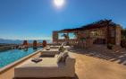 LES ISSAMBRES VILLA VUE MER PANORAMIQUE 7 PIECES AVEC PISCINE CUISINE D ETE GARAGE 4 VOITURES Min 0
