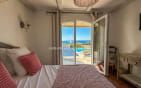 A VENDRE VILLA 6 CHAMBRES EN SUITE PISCINE POOL HOUSE VUE MER PANORAMIQUE SUR ST-TROPEZ GARAGES ET PARKINGS Min 16