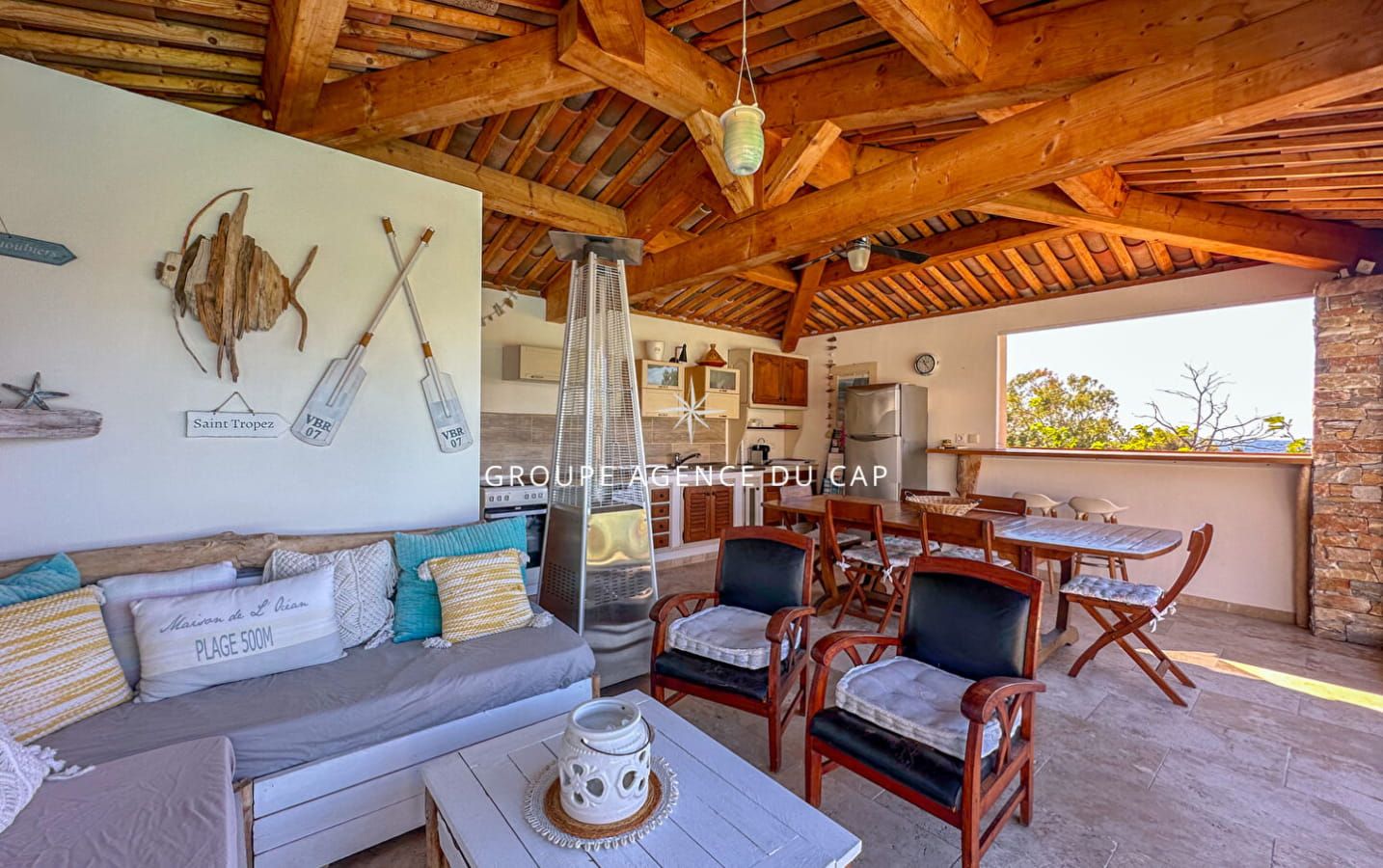 A VENDRE VILLA 6 CHAMBRES EN SUITE PISCINE POOL HOUSE VUE MER PANORAMIQUE SUR ST-TROPEZ GARAGES ET PARKINGS Image 6
