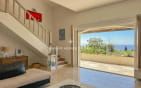 A VENDRE VILLA 6 CHAMBRES EN SUITE PISCINE POOL HOUSE VUE MER PANORAMIQUE SUR ST-TROPEZ GARAGES ET PARKINGS Min 7
