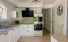 A VENDRE VILLA 6 CHAMBRES EN SUITE PISCINE POOL HOUSE VUE MER PANORAMIQUE SUR ST-TROPEZ GARAGES ET PARKINGS Min 8